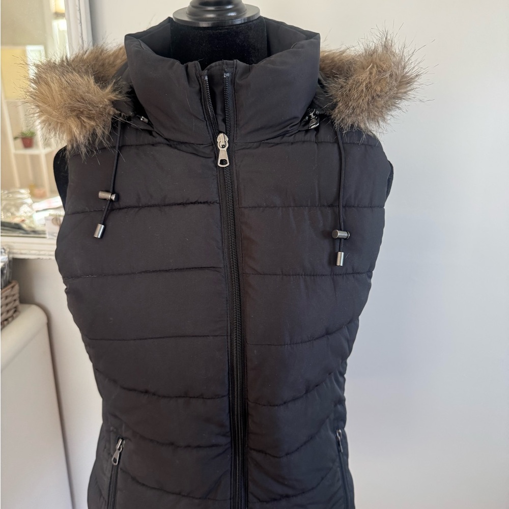 Banana Republic Black Vest with Faux Fur Collar